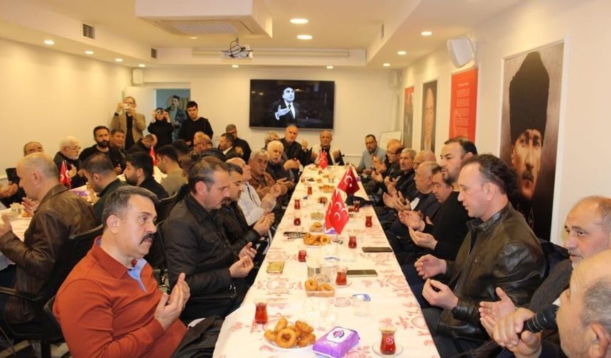 Aliağa’da Başbuğ Alparslan Türkeş’e vefa: Vefatının 29. yılında dualarla anıldı