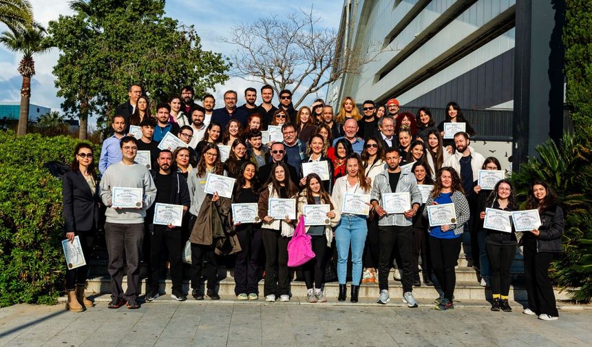 İzmir Folkart Academy, ikinci dönem mezunlarını verdi