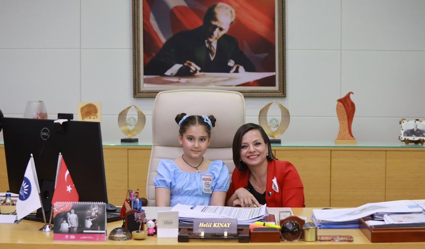Geleceğin sahipleri Karabağlar’da makama oturdu