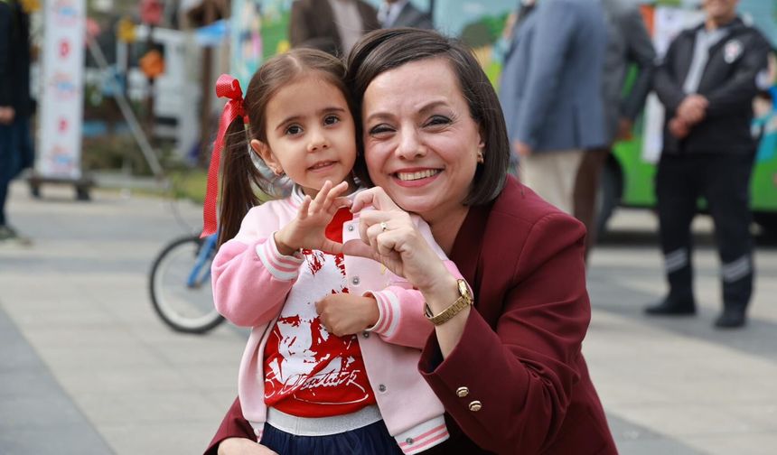 Karabağlar’da Çocuk Şenliği 23 Nisan coşkusu yaşattı