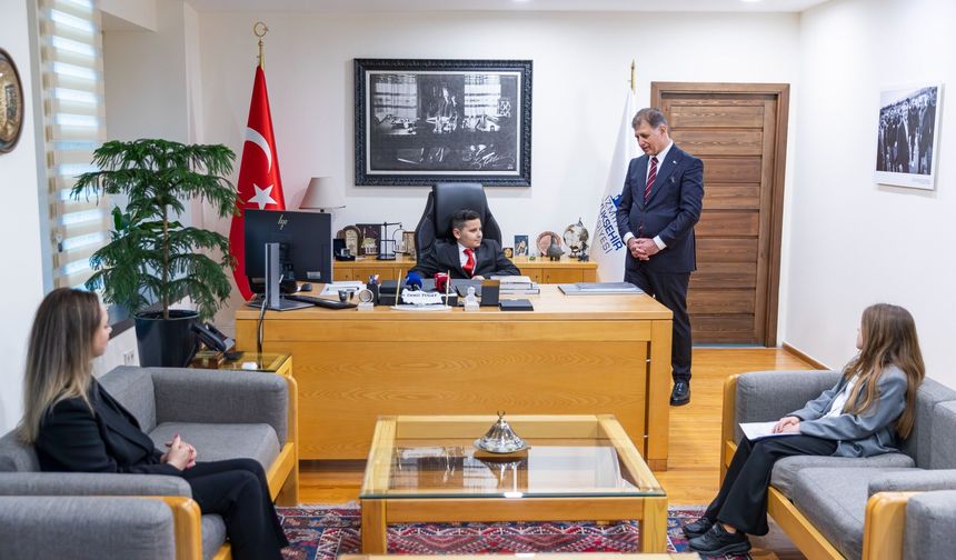 Meryem ve Aras’tan 23 Nisan’da güvenli gelecek mesajı