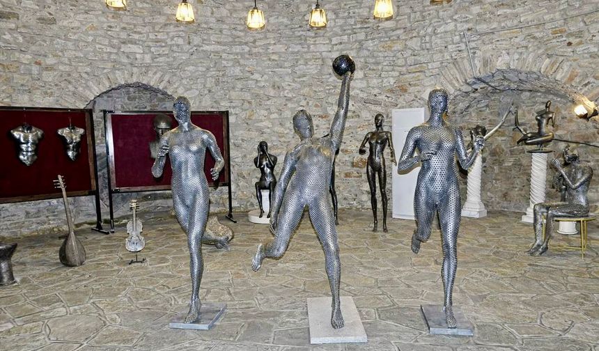 'Metale Verilen Hayatlar' Çeşme Kalesi’nde