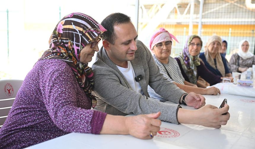 Bornova’nın çınarları 3. Yaş Üniversitesi için hazırlanıyor