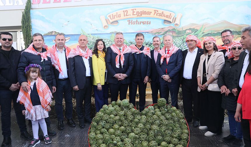 Enginar Festivali Urla sokaklarını renklendirdi