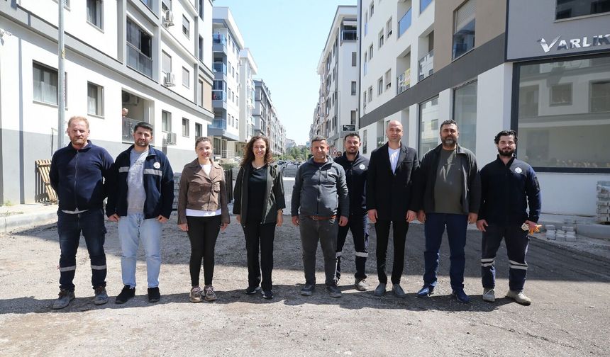 Karşıyaka’da yollar modern dokunuşlarla yenileniyor