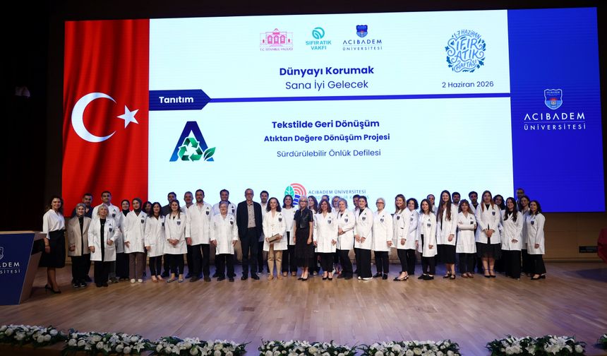 Geleceğin sağlıkçılarından Türkiye'de bir ilk: Pet Şişeler Laboratuvar önlüğü oldu!