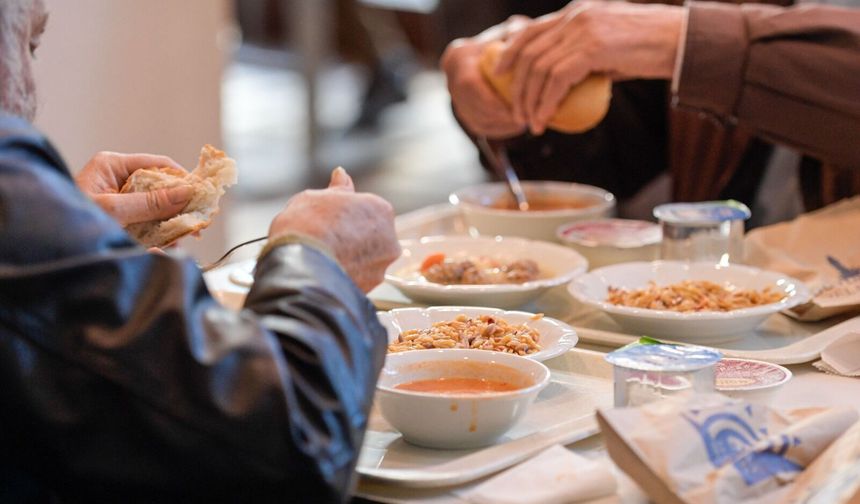 4 çeşit yemek sadece 25 TL: Konak'a yeni kent lokantası!