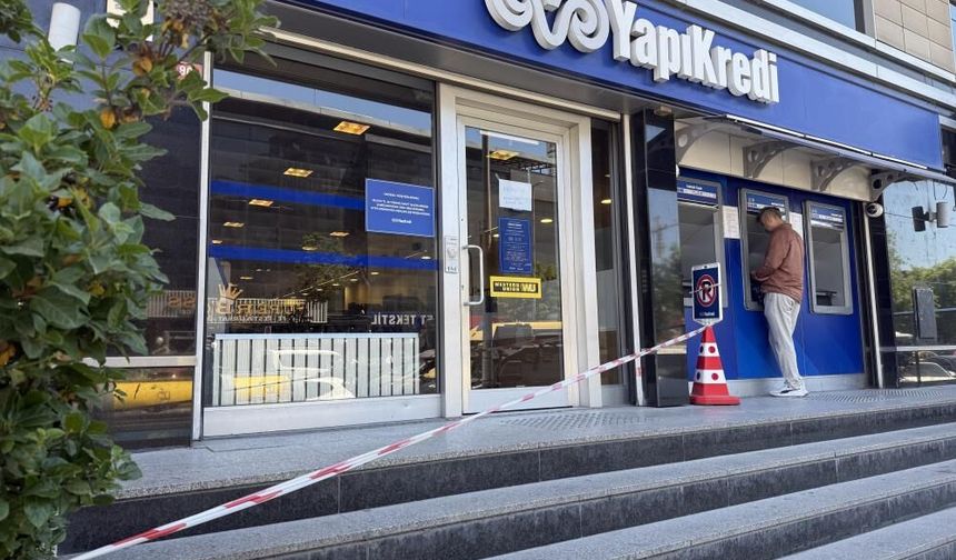 Yapı Kredi Banka şubesi kurşunlandı!