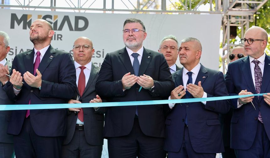 MÜSİAD'ın yeni hizmet binası İzmir'de açıldı