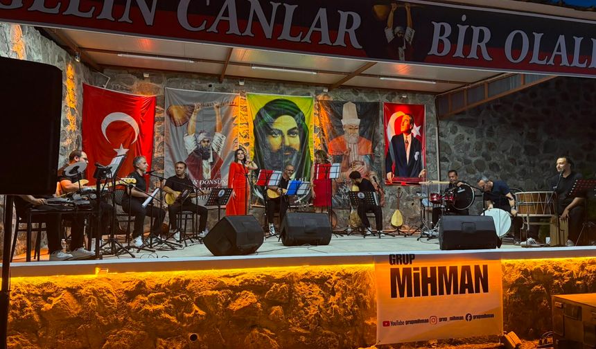 Grup Mihman’dan Dikili’de türkü dolu gece