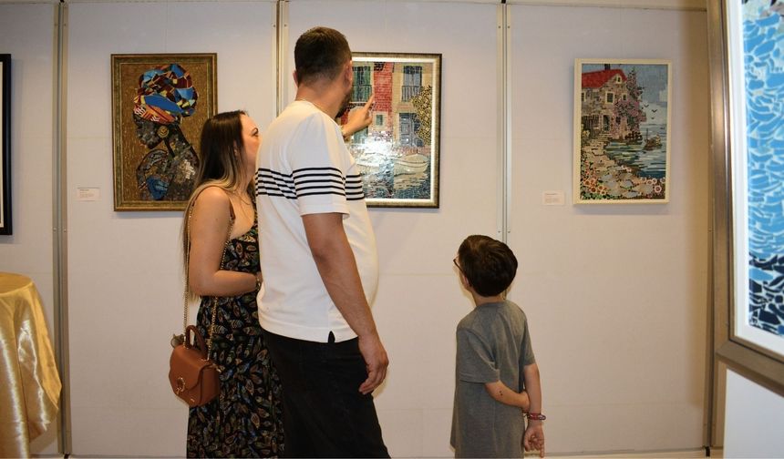 İzmir’de üniversite müzesinde el emeği eserler sanatseverlerle buluştu