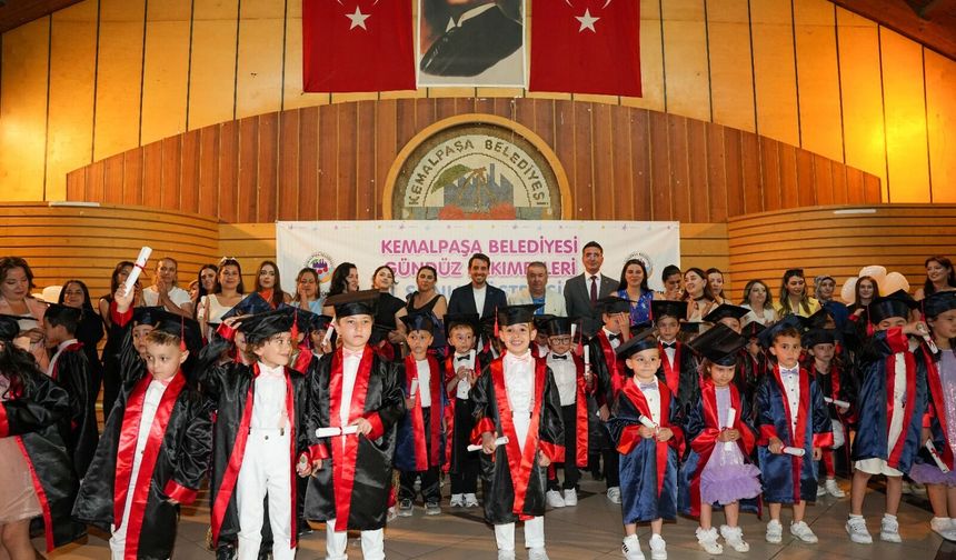 Kemalpaşa miniklerinin büyük günü: 55 kep havaya uçtu!
