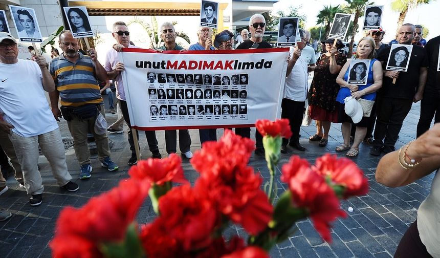 Karşıyaka'da Madımak Katliamı'nın 33. yılı anıldı