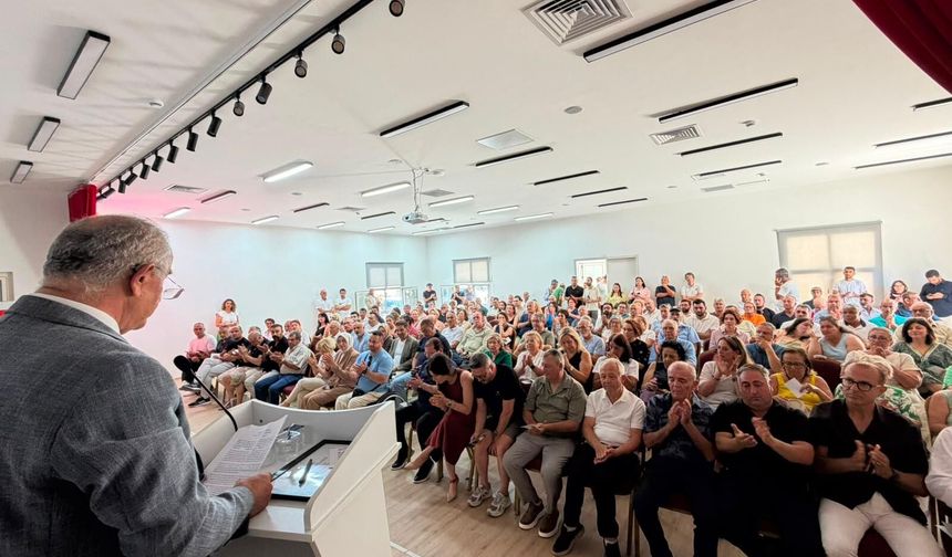 Çeşme Kent Konseyi Başkanlığı'na Ahmet Güler yeniden seçildi!
