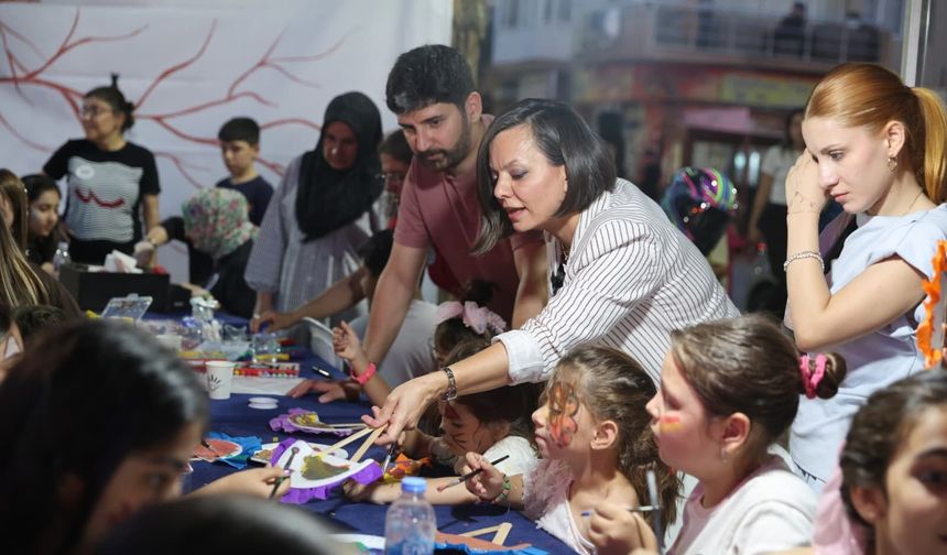Karabağlar’da özlenen mahalle ruhu ‘Aile Köyü’ ile geri döndü!
