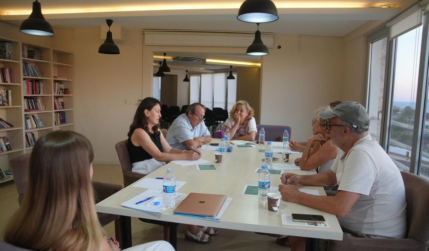 Seferihisar'da 'Yaşamdan Yazıya' atölyesi ilk buluşmasını gerçekleştirdi