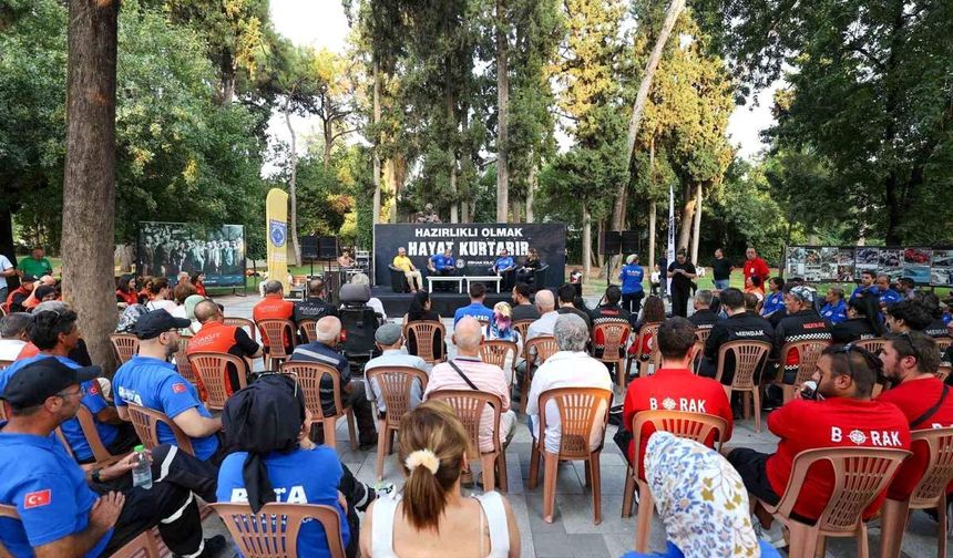 17 Ağustos depreminin 27. yılında İzmir’de farkındalık etkinliği