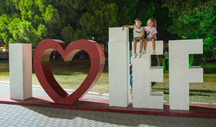 İEF’de ikinci gün: Levent Yüksel ve Bademci rüzgarı
