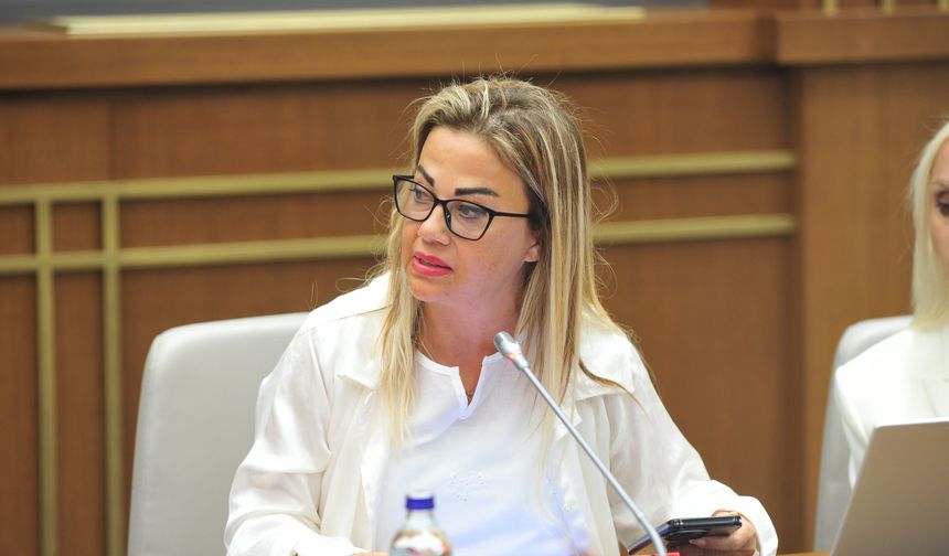 İzmir’de 11 gazeteciye basın kartı