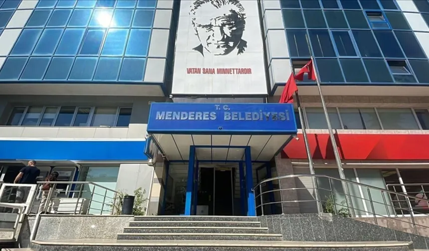 Menderes’te iki meclis üyesinin yeni adresi MHP oldu