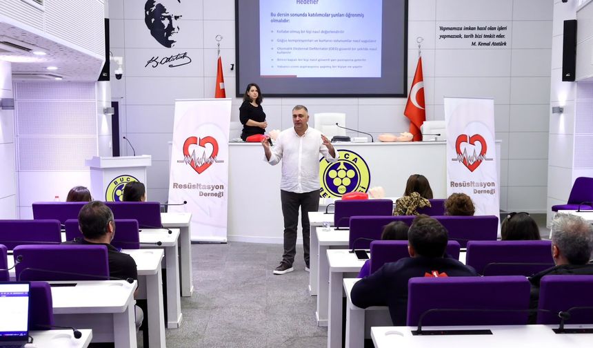 Buca Belediyesi personeline hayat kurtaran eğitim