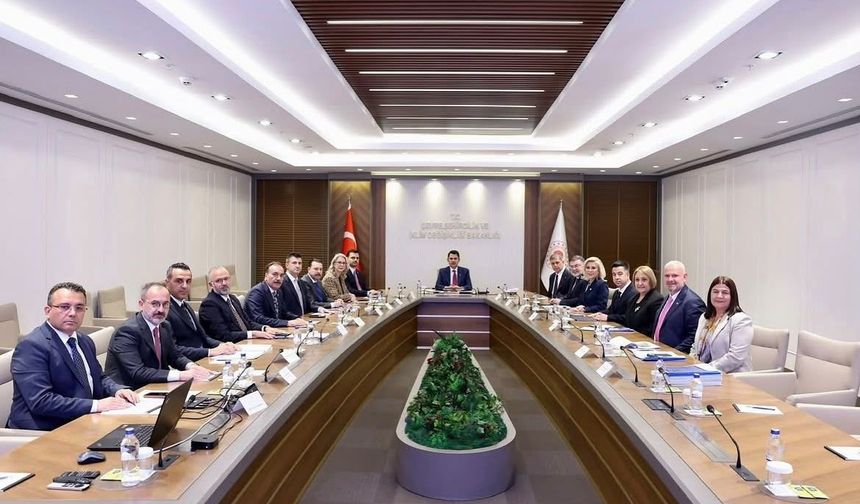 İzmir’in projeleri Bakan Kurum’a iletildi