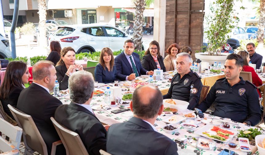 Narlıdere’de Başkan Erman Uzun’dan muhtarlara teşekkür