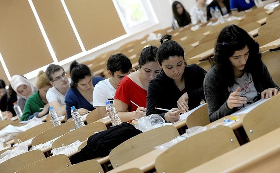 YKS’de ilk gün heyecanı! 2.5 milyon aday bugün ter dökecek