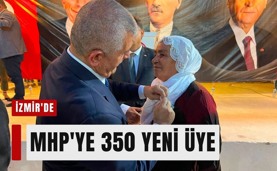 İzmir'de MHP'ye 350 yeni üye: Torbalı'da rozet töreni düzenlendi
