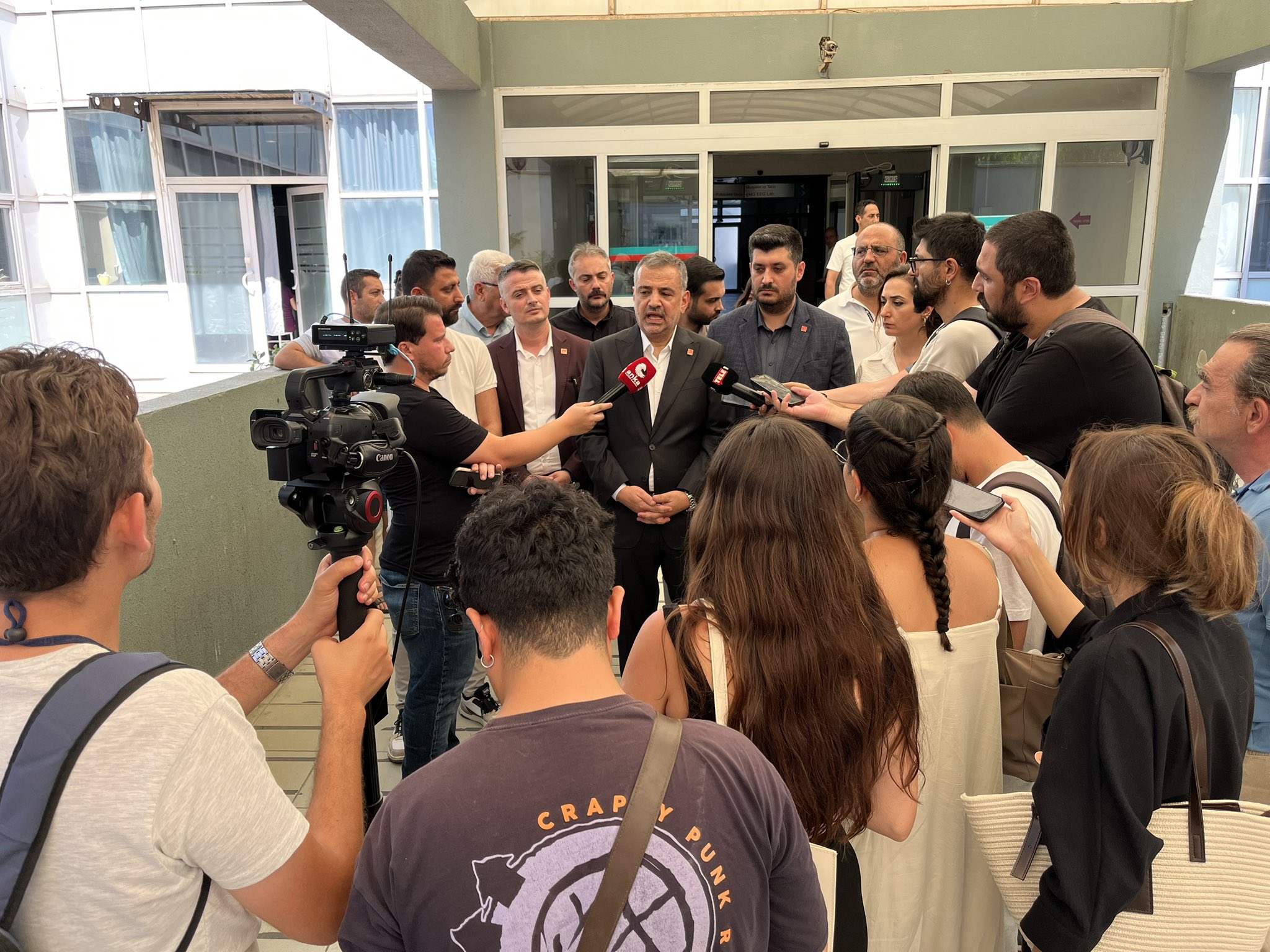 Aslanoğlu'ndan Tugay'a Tepki Chp İl Başkanı Basın Önünde Eleştirilemez3