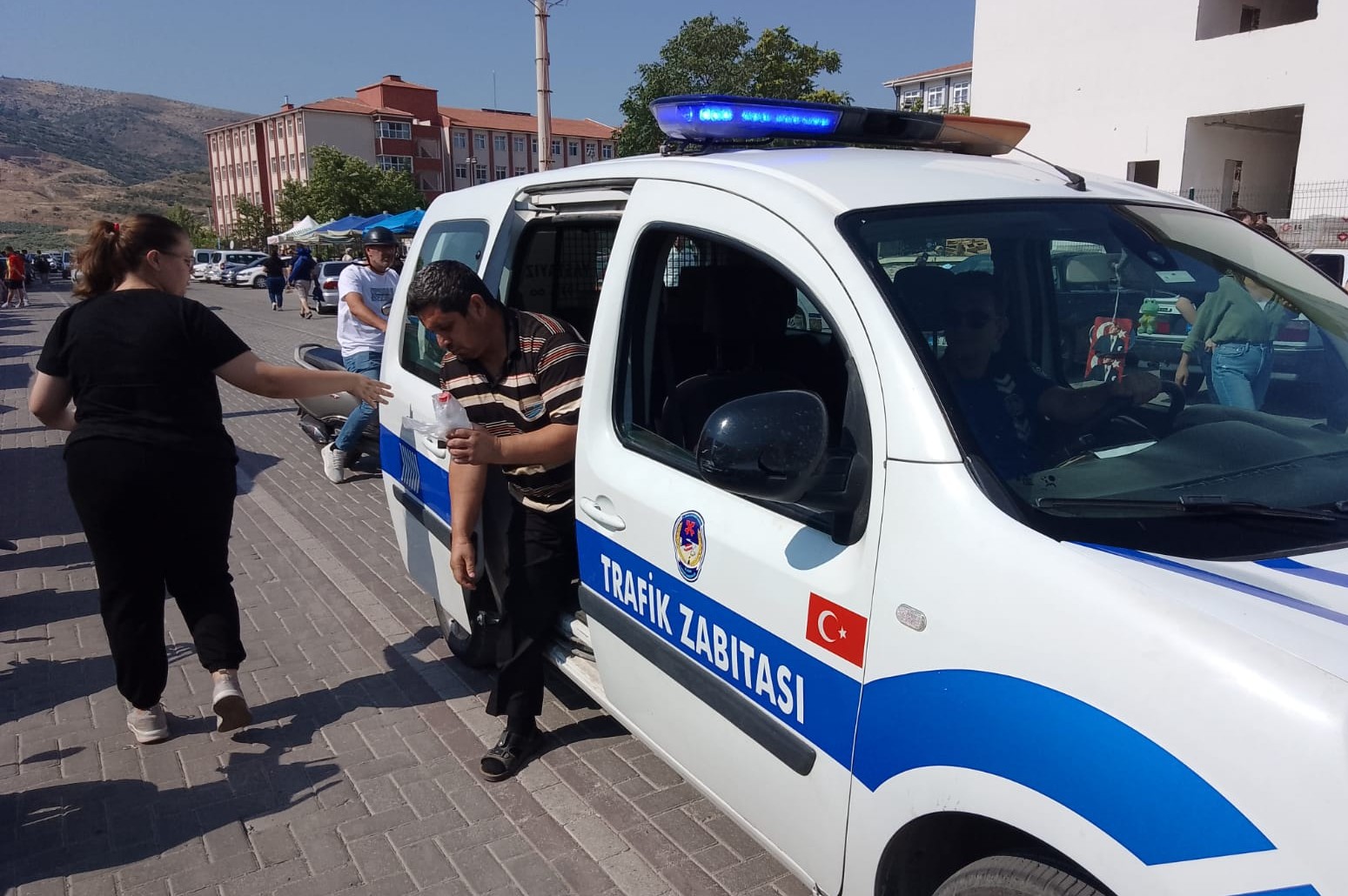 Büyükşehir, Yks Günü Öğrencilerin Yanındaydı (4) (1)