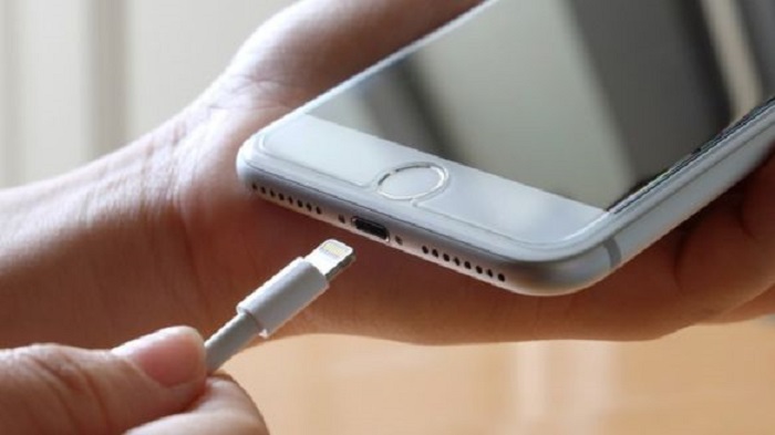 Cep Telefonu Sarj Etme Yontemlerine Bir Yenisi Ekleniyor
