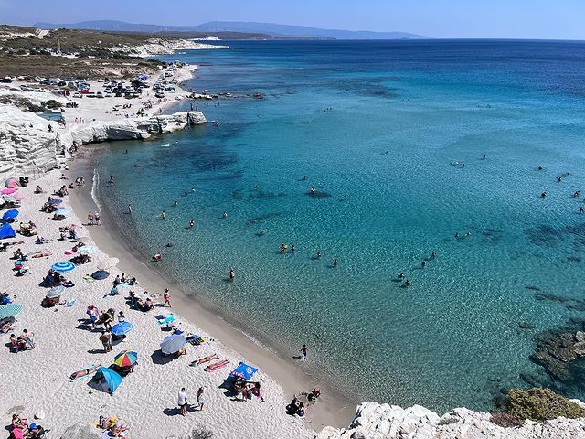 İzmir’in ücretsiz cennet kumsalları! ESHOT’la koşan koşana