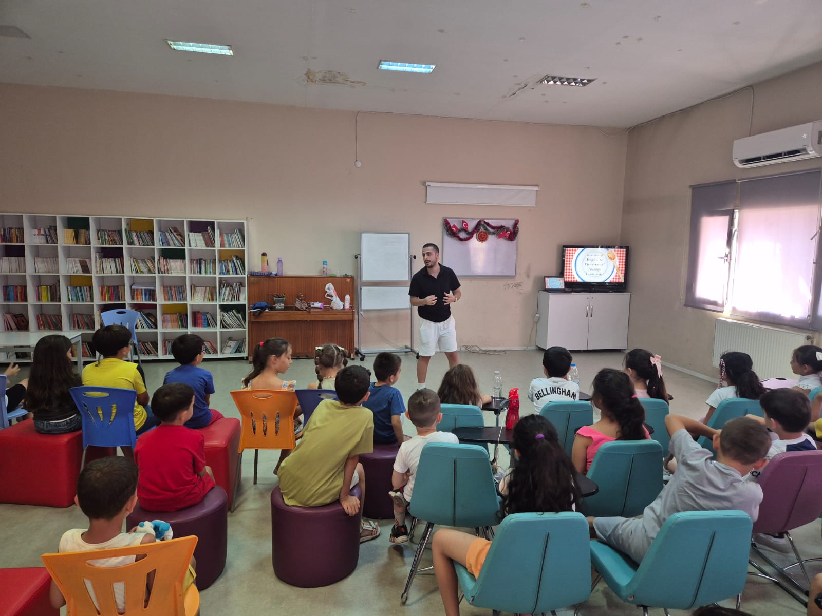 ++Egeli Öğrencilerden Çocukların Geleceğine Dokunan Proje “Meslek Karavanı” (5)