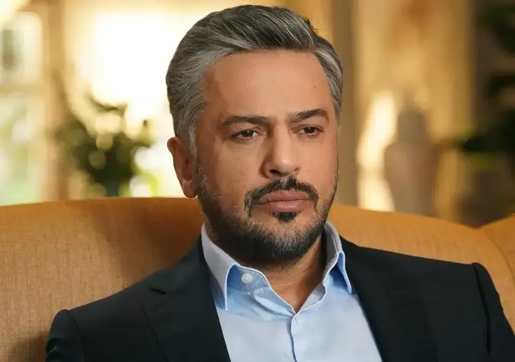 Emre Altuğ (3)