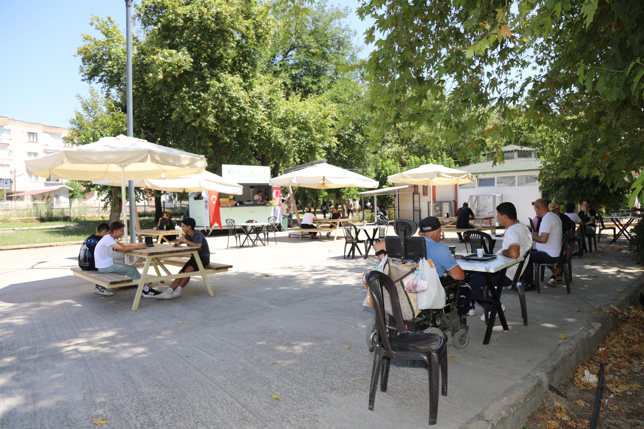 Engelsi̇z Kafe (2)
