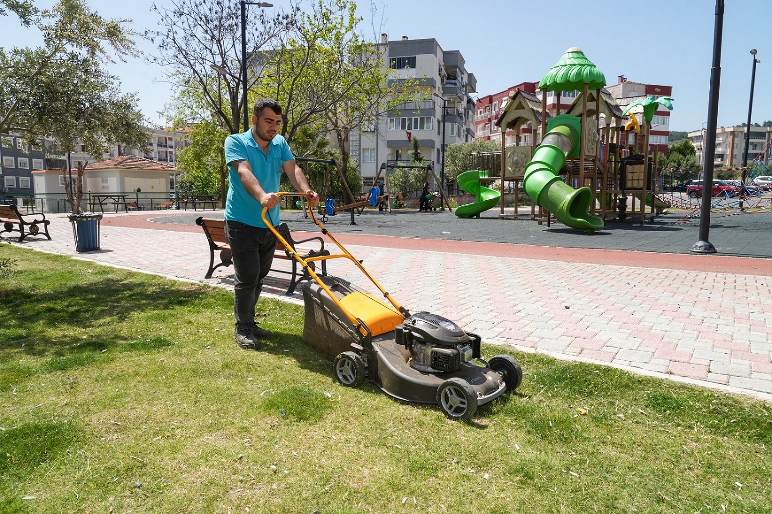 Gaziemir’in Parklarında Yoğun Çalışma (1)