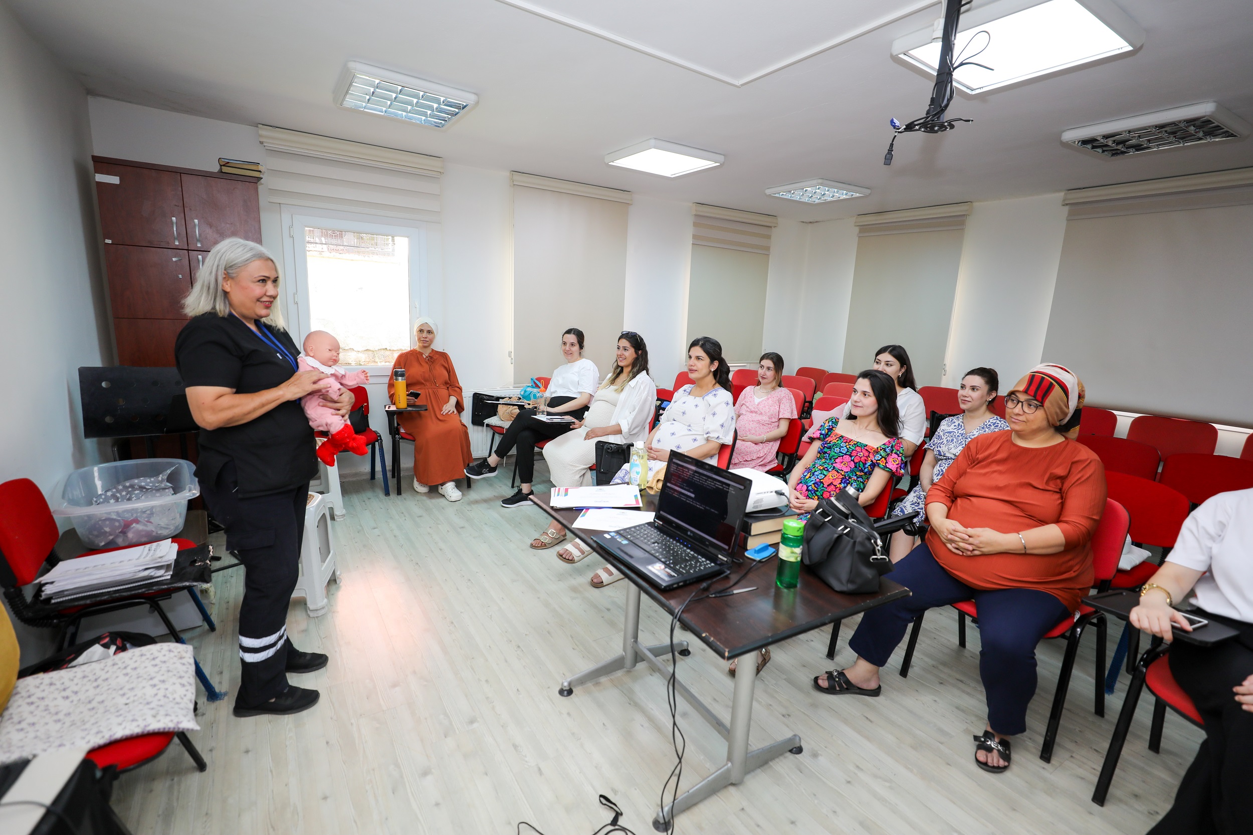 Gaziemirli Anne Adayları Gebe Okulu’nda Anneliğe Hazırlandı (6)