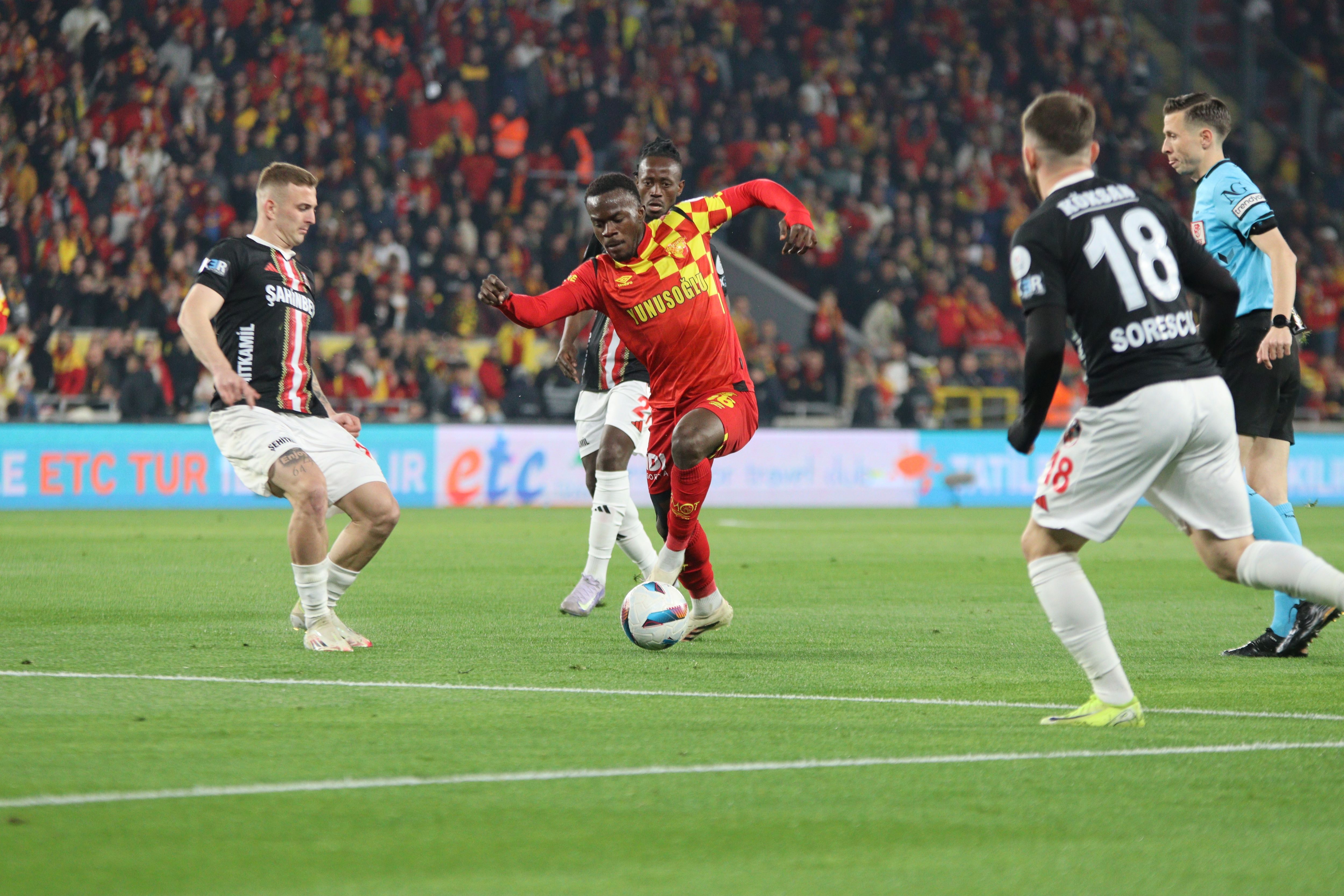 Göztepe Dennis2