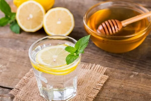 Her Gun Balli Limonlu Su Icmenin 7 Faydasi