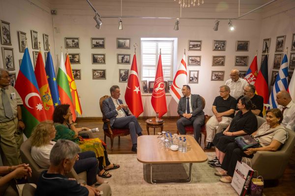 Atütürk Ile Büyüyoruz (1)