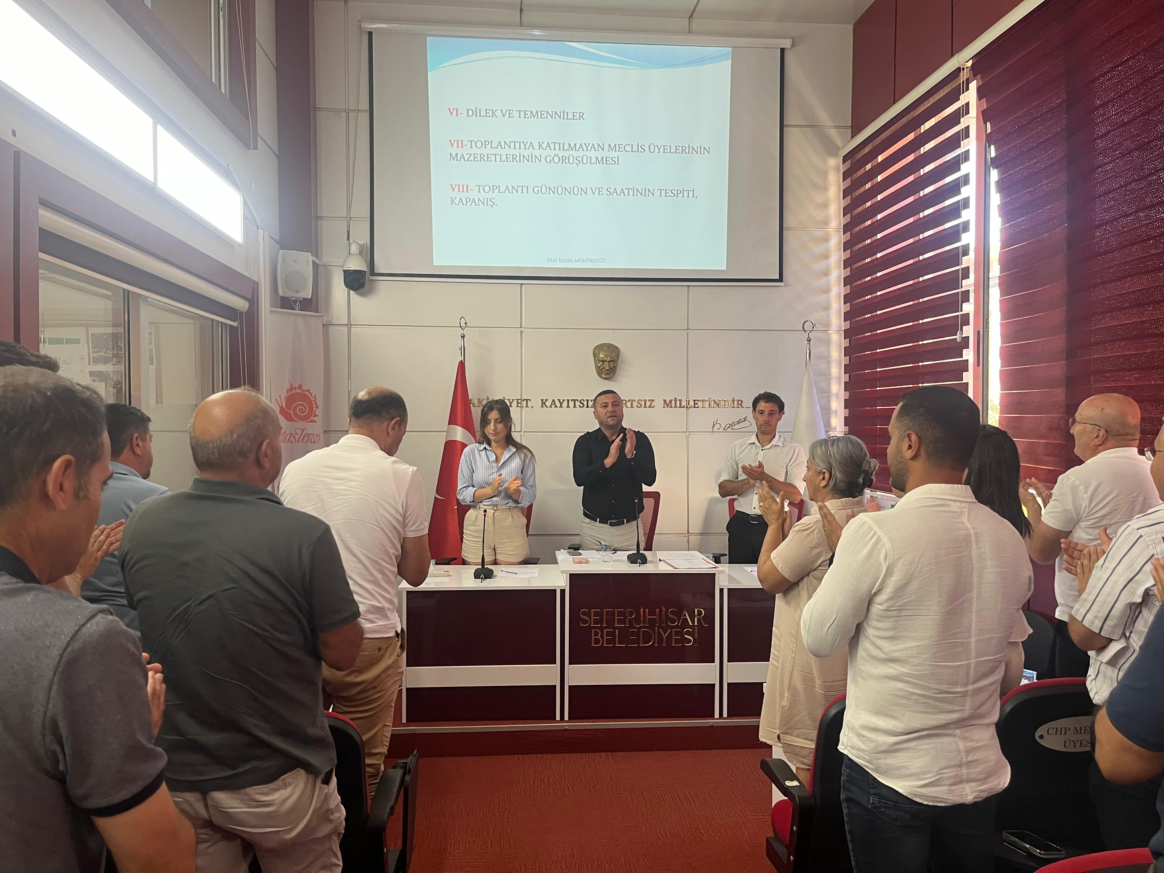 Ayakta Alkış