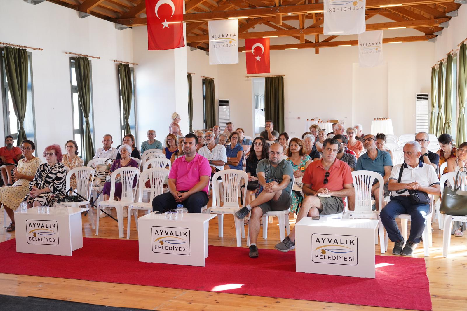 Ayvalıklı Yazarlar “Arnavut Kaldırımlarının Hikâyedeki İzi” Söyleşisinde Buluştu (8)