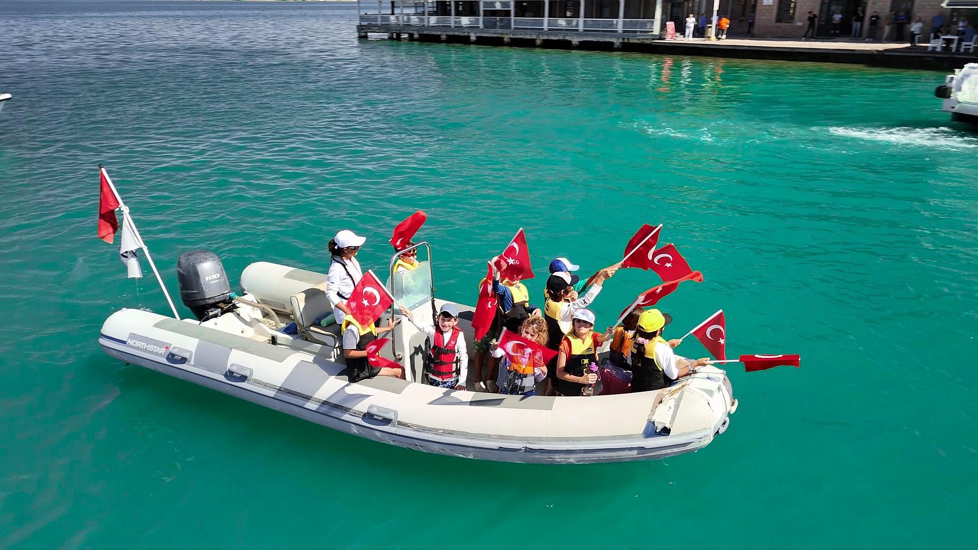Ayvalık’ta 99. Denizcilik Ve Kabotaj Bayramı Coşkuyla Kutlandı (8)