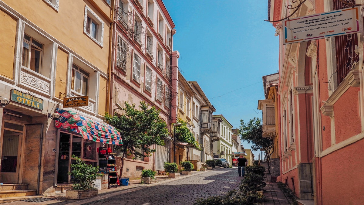 Basmane Oteller Sokagi Izmir