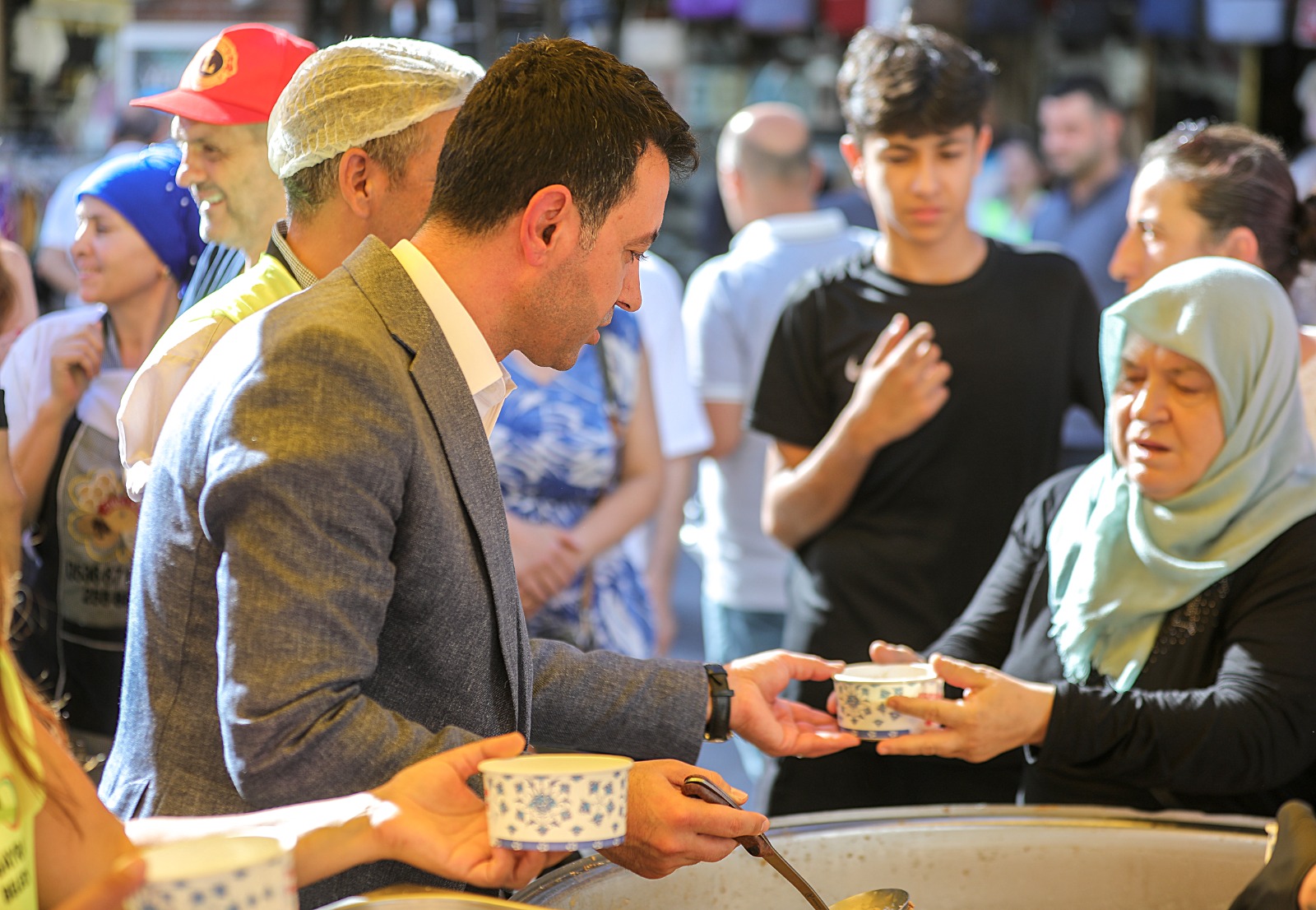 Bayraklı'da Aşure Bereketi (2)
