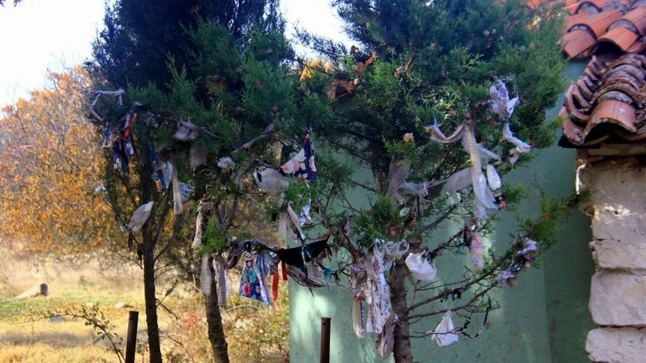 Bergamanin Sirlarla Dolu Turbesi Coban Dede Efsanesi Gercek Mi Coban Dede Turbesine Nasil Gidilir 1