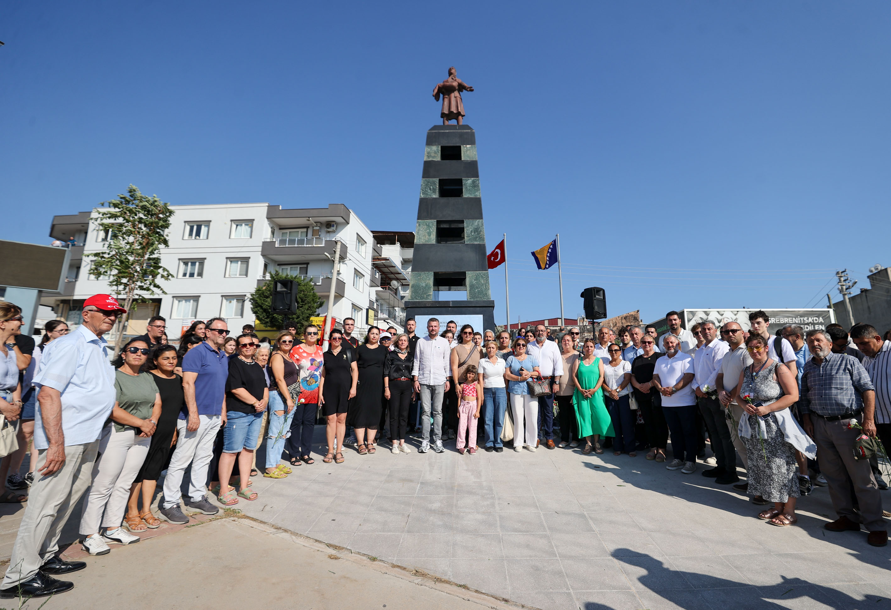 Bucada Mavi Kelebekler Için Hüzün Dolu Anma (9)