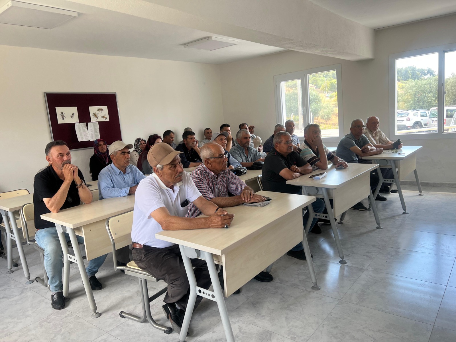 Büyükşehir’den Arıcılara Ana Arı Desteği (1)