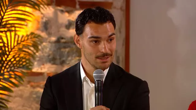 Cumhurbaskani Erdogan Ile Milli Futbolcu Kaan 18864435 8024 M